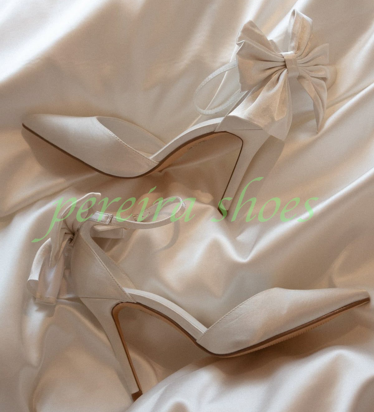 Women Ivory Satin Pointed Toe  - Satin Bow Tie avaliação e preço